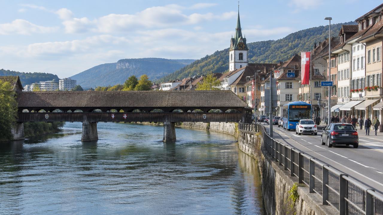 Alte Holzbrücke und Verkehr in Olten
